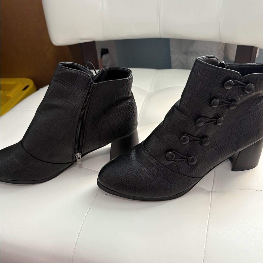 Elegant Black Women's Ankle Boots Size 42 (10)